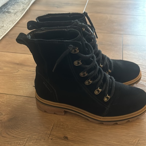 Sorel black boots - Picture 2 of 4